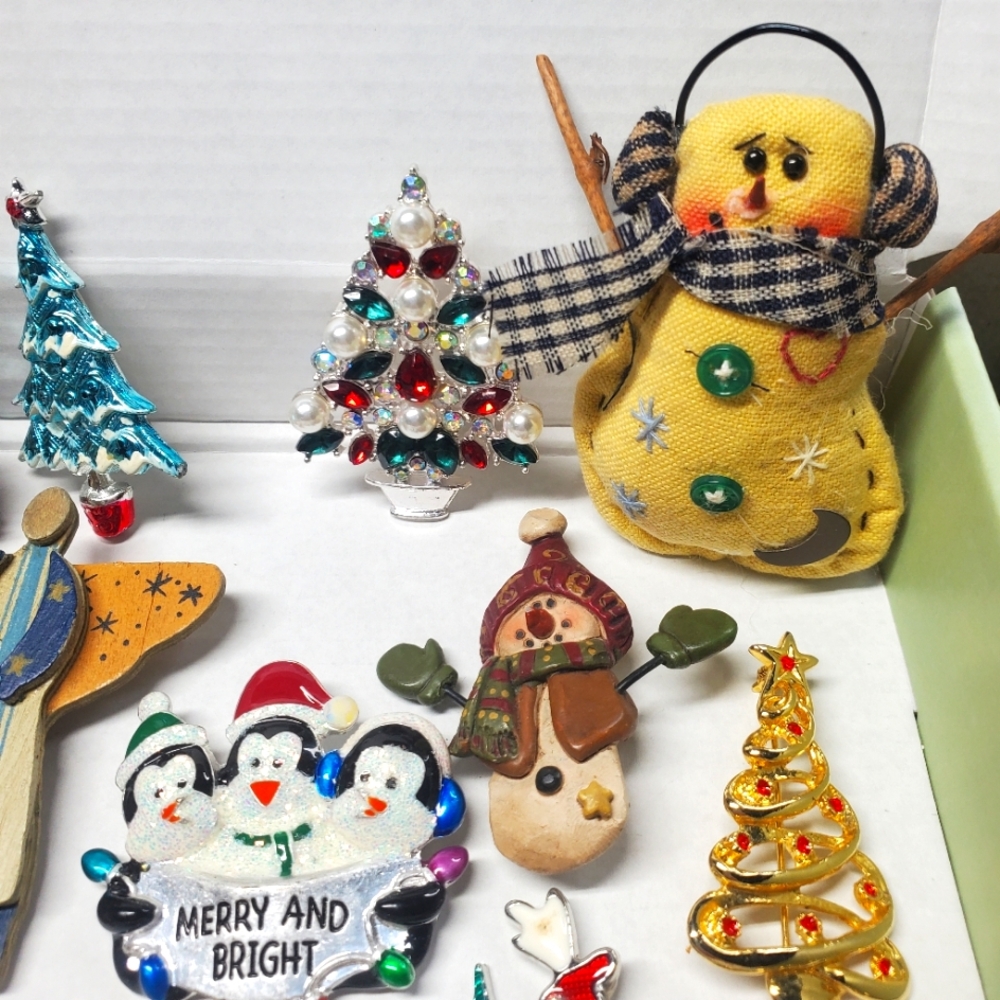 Adorable Christmas pins, some are vintage, Rhinestones, metal, acrylic & metal